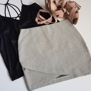 NWT H&M | Black and White Mini Skirt (A40)